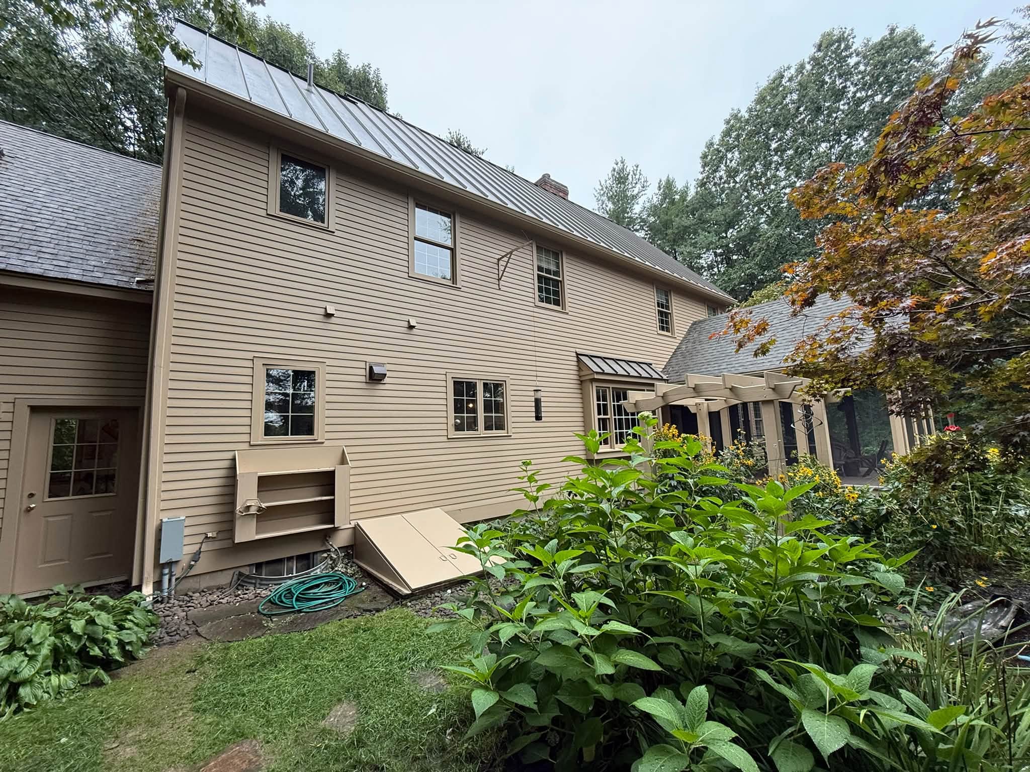 Modern Colonial Color Change — Body & Trim Stain, Doors & Wood Windows — photo 6