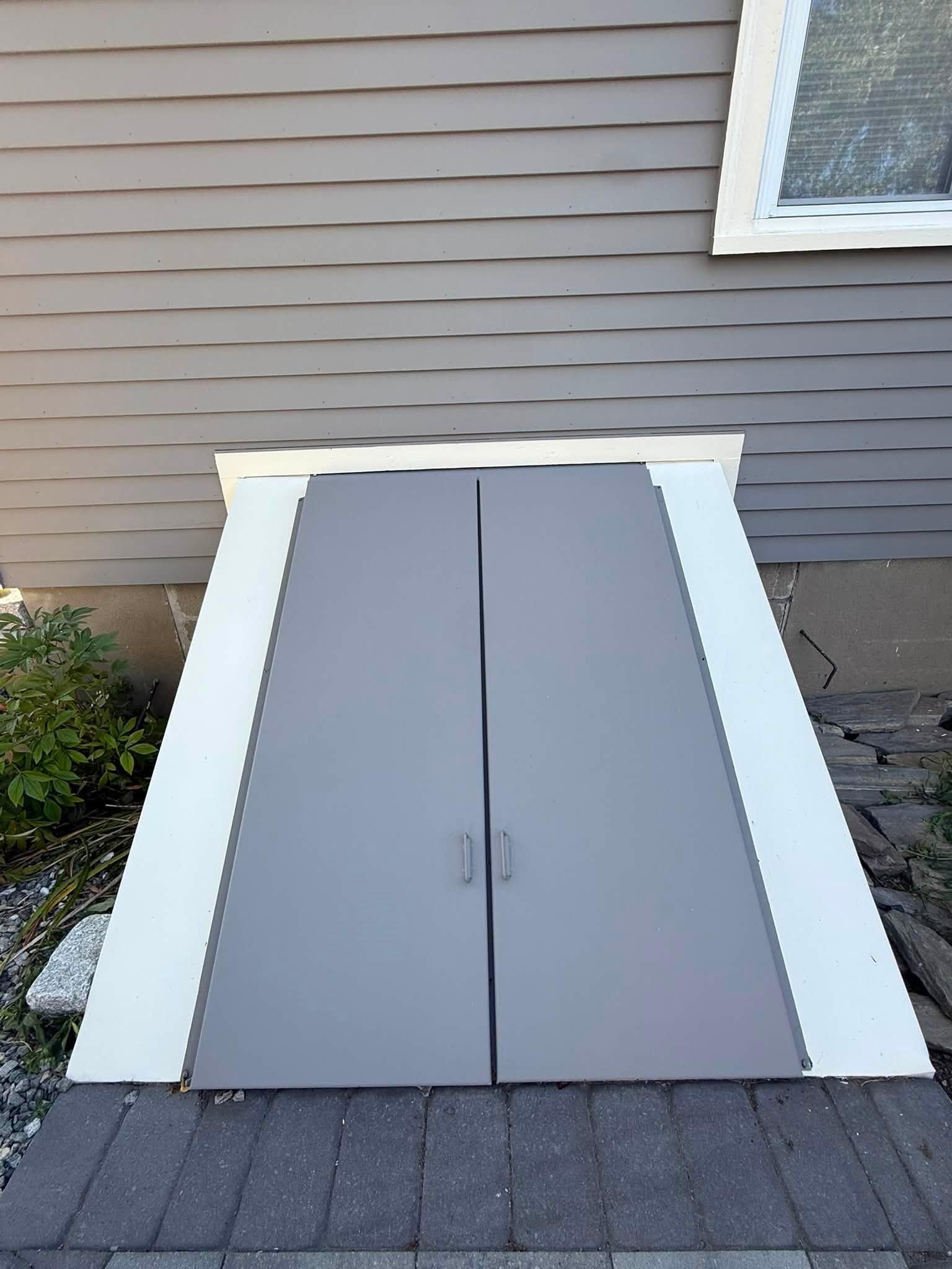 Full Exterior Repaint — Body, Trim, Porch Floor & Ceiling — photo 4