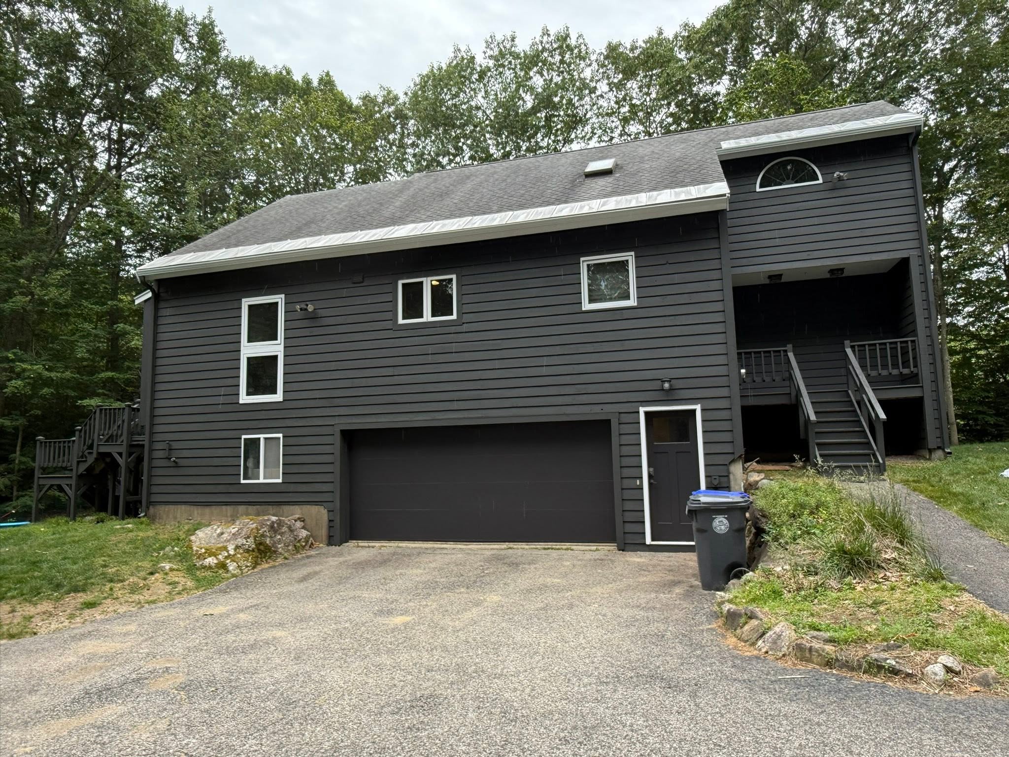 Modern Exterior Color Transformation — photo 3